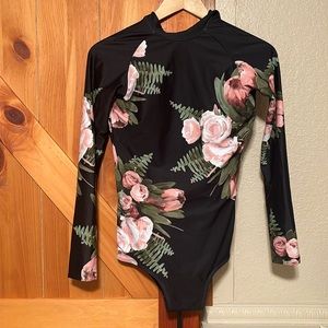 NWOT albion long sleeve swimsuit